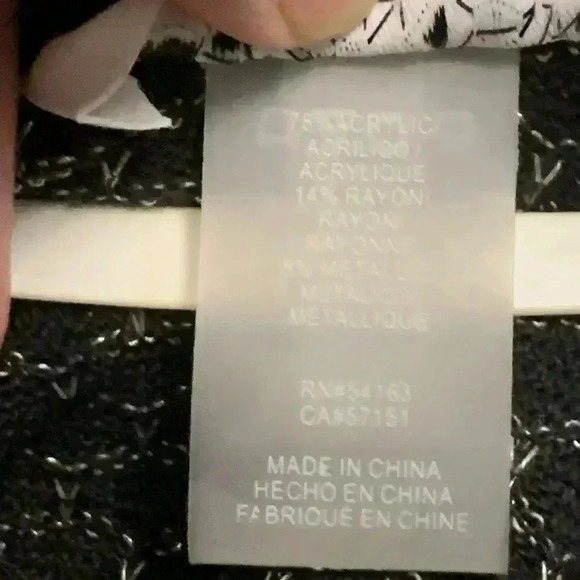 Calvin  Klein shawl-EUC - Picture 9 of 10